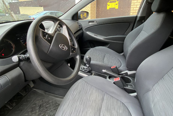 Аренда автомобиля Hyundai Solaris в Ижевск